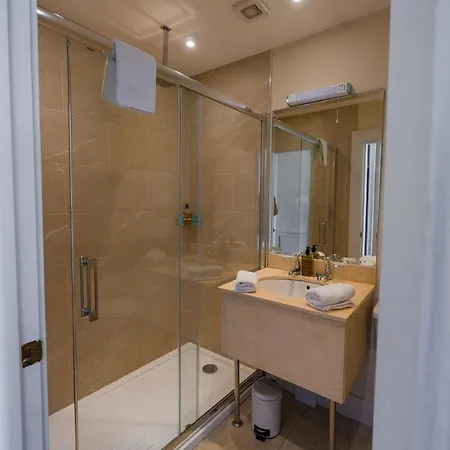 The Cliff House فندق